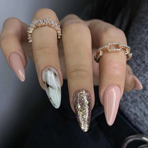 Glamouröse künstliche Fingernägel