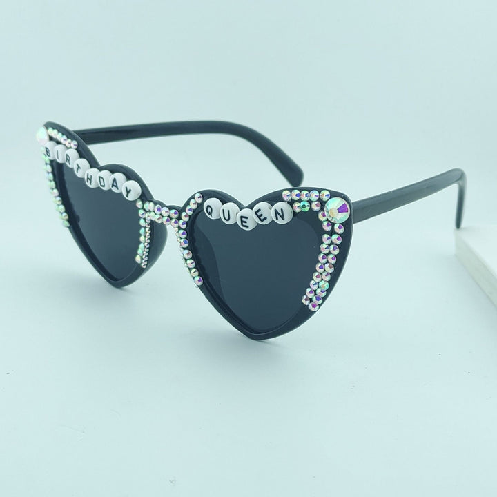 Damen Herzförmige Sonnenbrille mit außergewöhnlichem Dekor Karnz