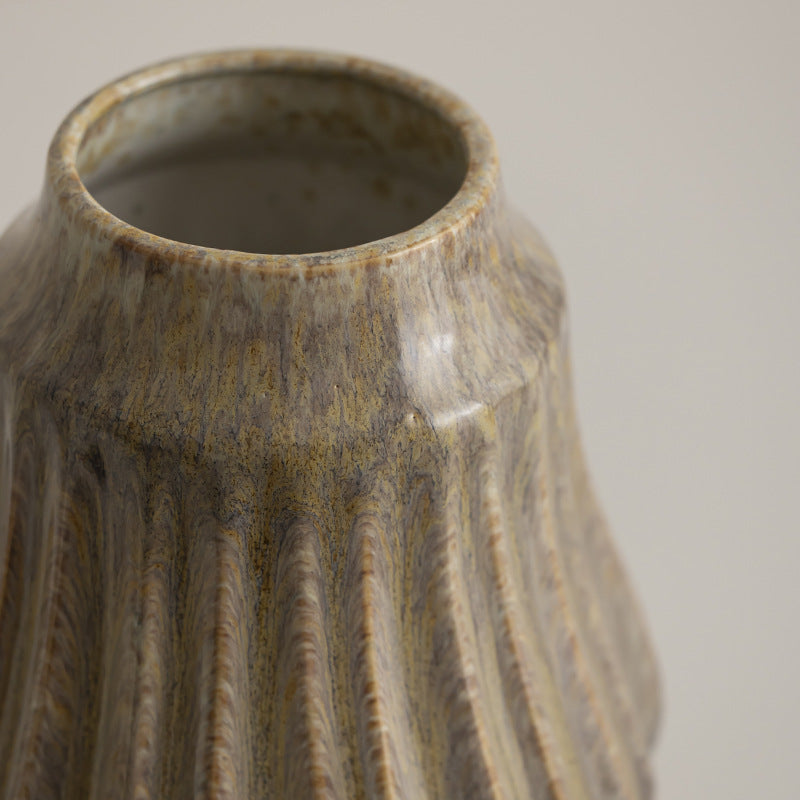 Dekorative gerippte Keramikvase