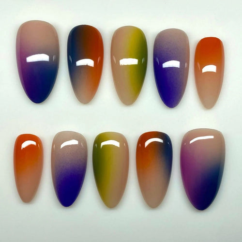 Künstliche Nagelkunst mit elegantem Farbverlauf Karnz