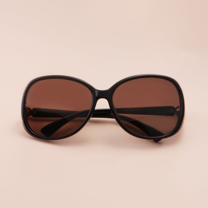 Damen Luxuriöse Oversize-Sonnenbrille mit stylischem Dekor Karnz