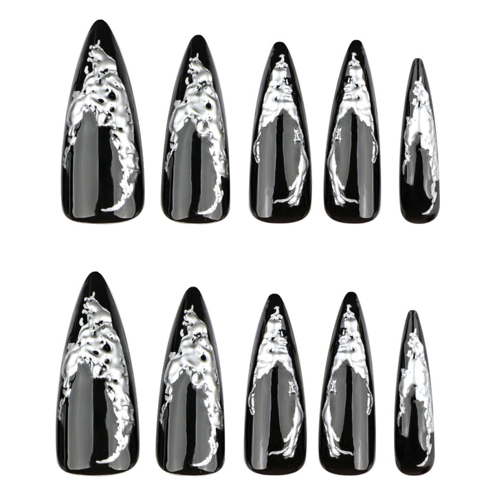 Kunstvolle Stiletto-Nägel mit modernem Metall-Effekt Karnz