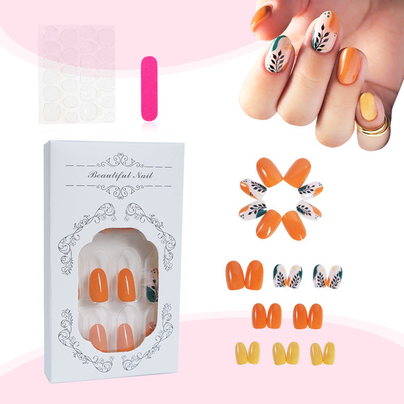 Künstlerische Nagelwickel Karnz
