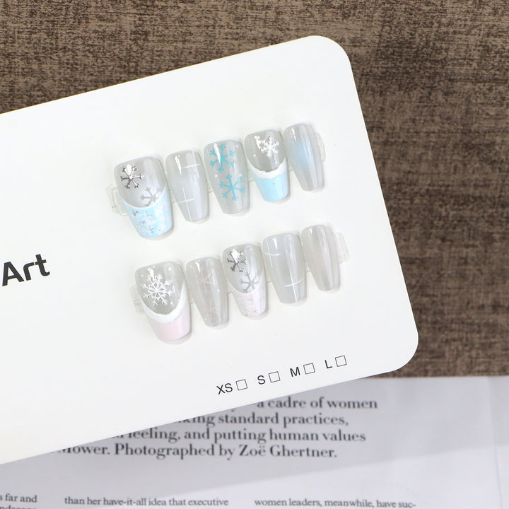 Elegantes Schneeflocken-Design Press-On-Nagelset Karnz
