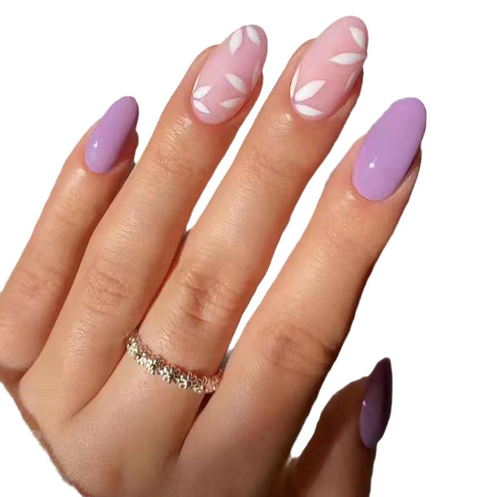 Künstlerisches Floral-Nail-Design