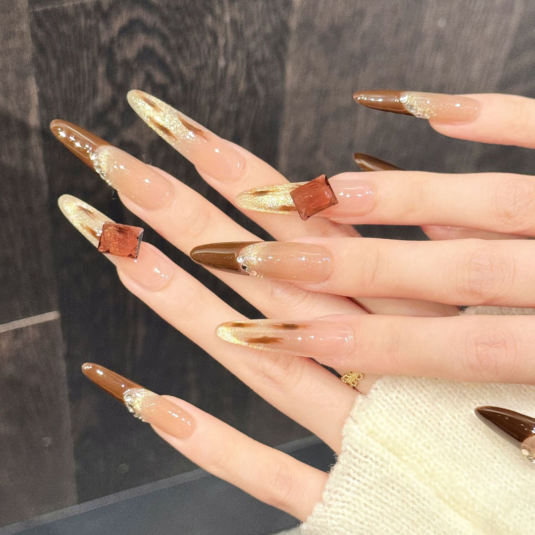 Luxuriöses Press-On Nagelkunst-Set mit glitzernden Akzenten