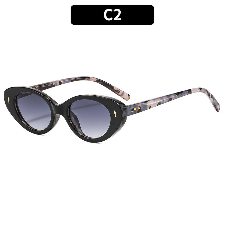 Stylische Katzenaugen-Sonnenbrille mit Verlaufslinsen