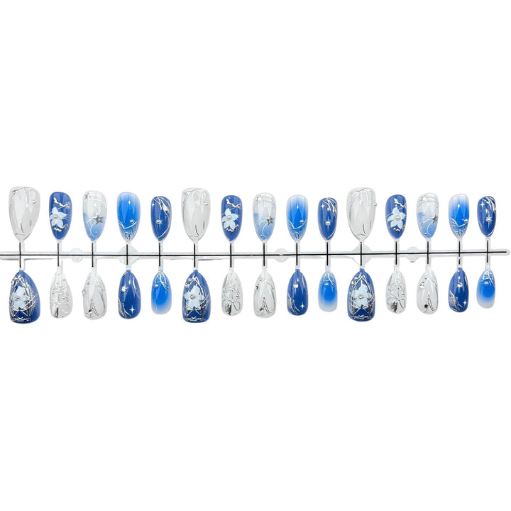 Press-On Nail Art Set mit floralen und metallischen Designs