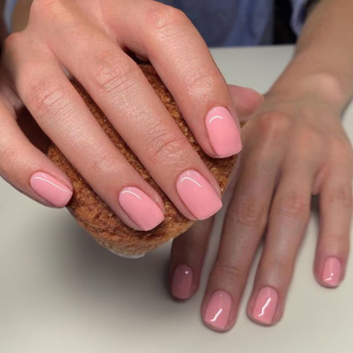 Glänzende Press-On-Nagelspitzen-Kollektion Karnz