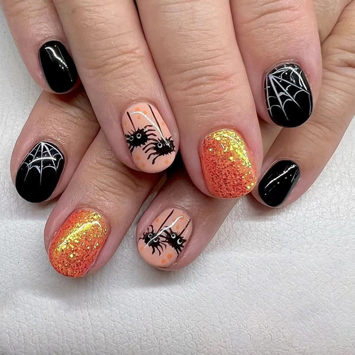 Halloween-Themen-Spinne und Netz-Nagelkunst Karnz