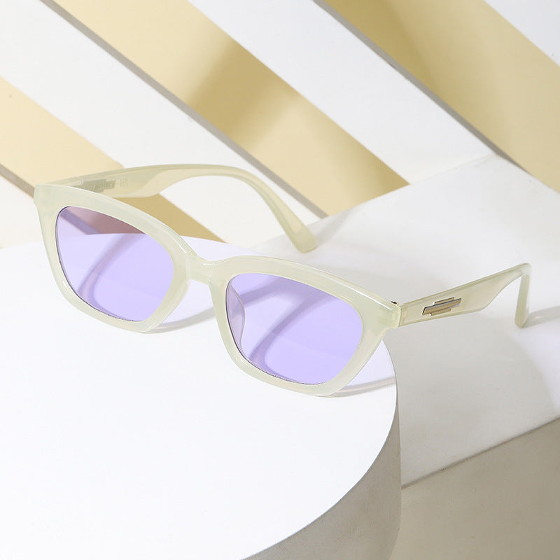 Damen modische Cat-Eye Sonnenbrille mit transparentem Rahmen und verspiegelten Gläsern Karnz