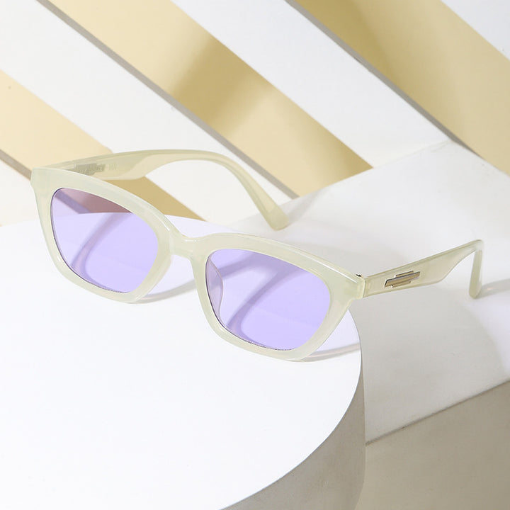 Damen modische Cat-Eye Sonnenbrille mit transparentem Rahmen und verspiegelten Gläsern Karnz