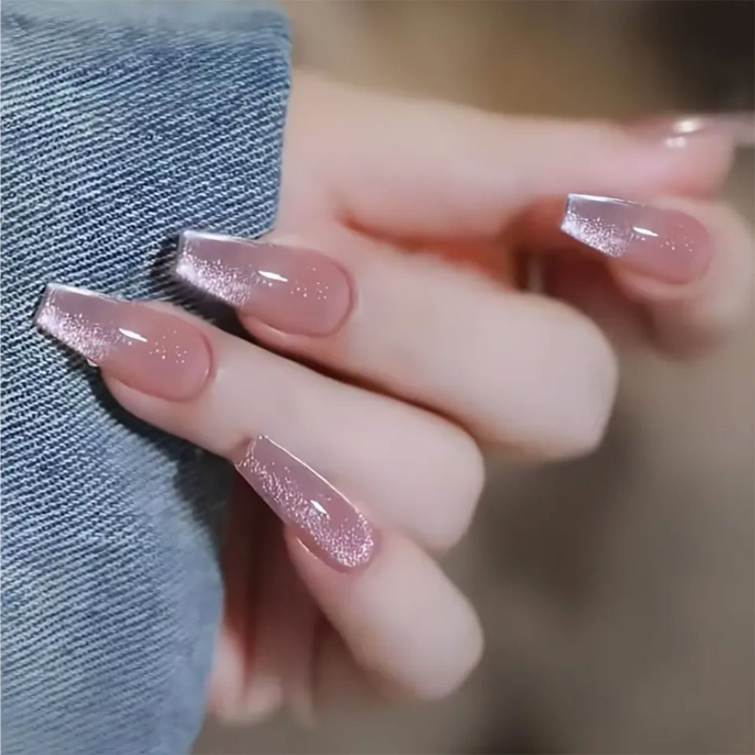 Elegantes Press-On Nageldesign-Set mit einzigartigem Design
