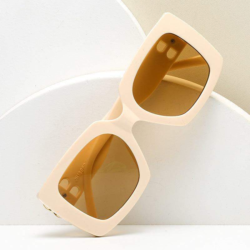 Damen oversized Sonnenbrille mit elegantem Design und luxuriösen Details Karnz