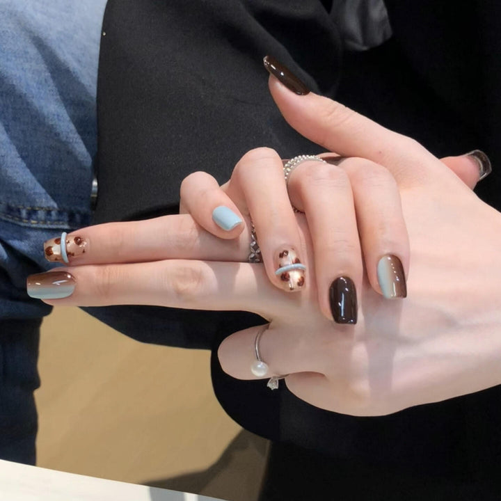 Kreative Kunstnagelspitzen mit Elegantem Design Karnz