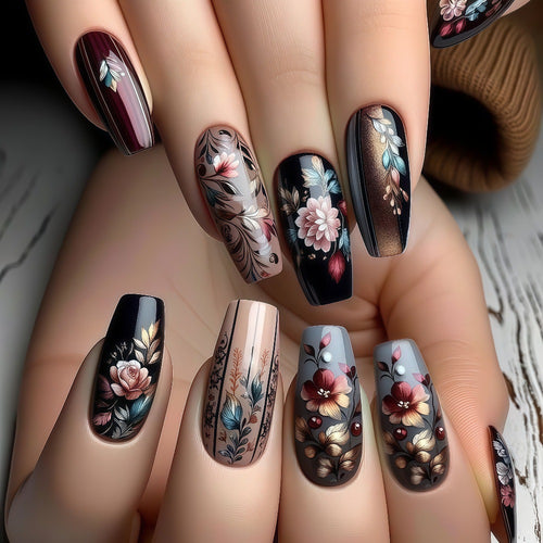 Kunstnägel mit floralem Design und luxuriösem Finish Karnz
