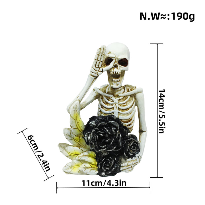 Stilvolle Skelettfigur mit Zylinder und schwarzer Rose Karnz