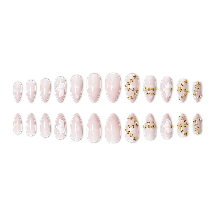 Elegante Blumennagelverbesserungen Karnz