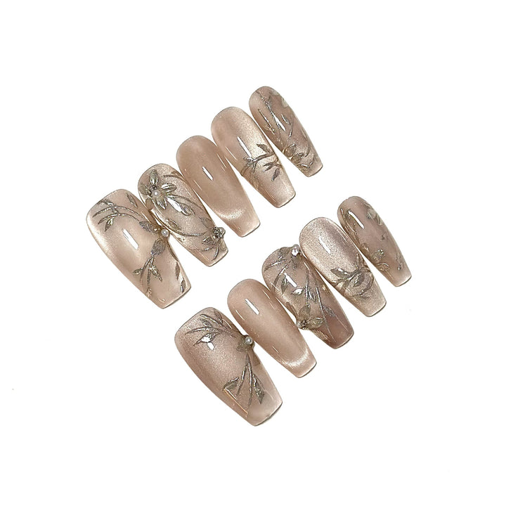 Elegantes Blumenschmuck Press-On Nagelkunstset