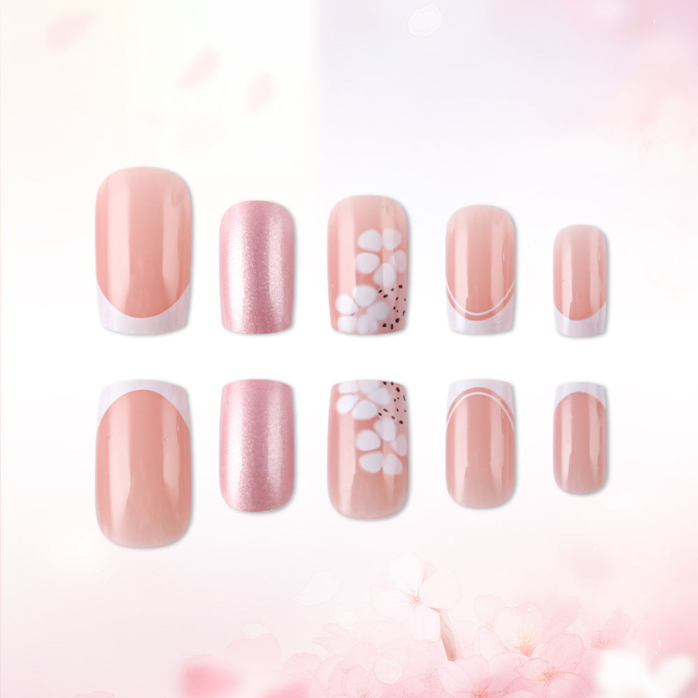 Künstlerisches Press-On-Nageldesign Karnz
