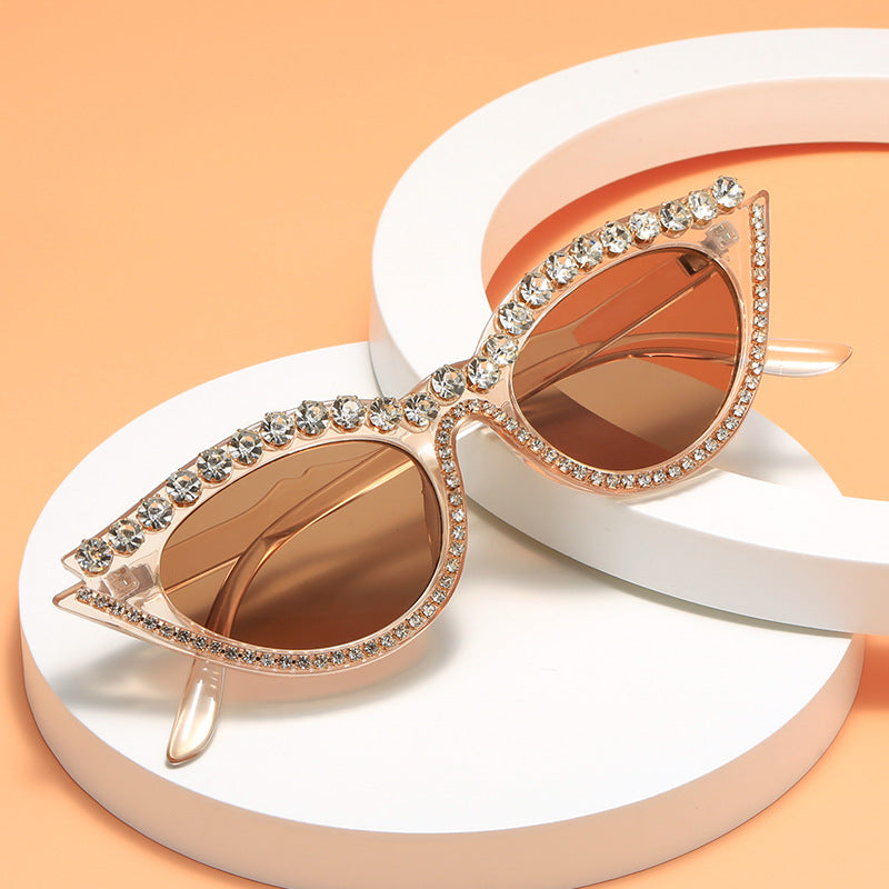 Damen extravagante Cat-Eye Sonnenbrille mit glamourösen Kristallverzierungen Karnz