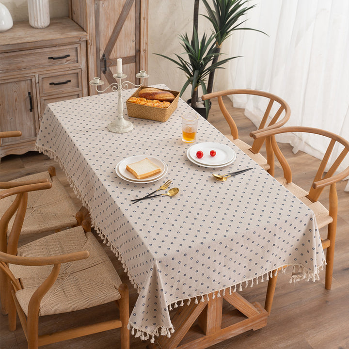 Elegante Tischdecke mit Quastenbesatz