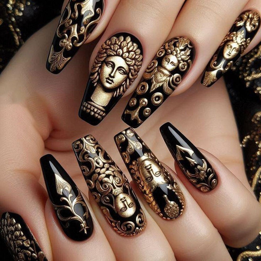 Kunstvolle 3D Nagelkunst Karnz