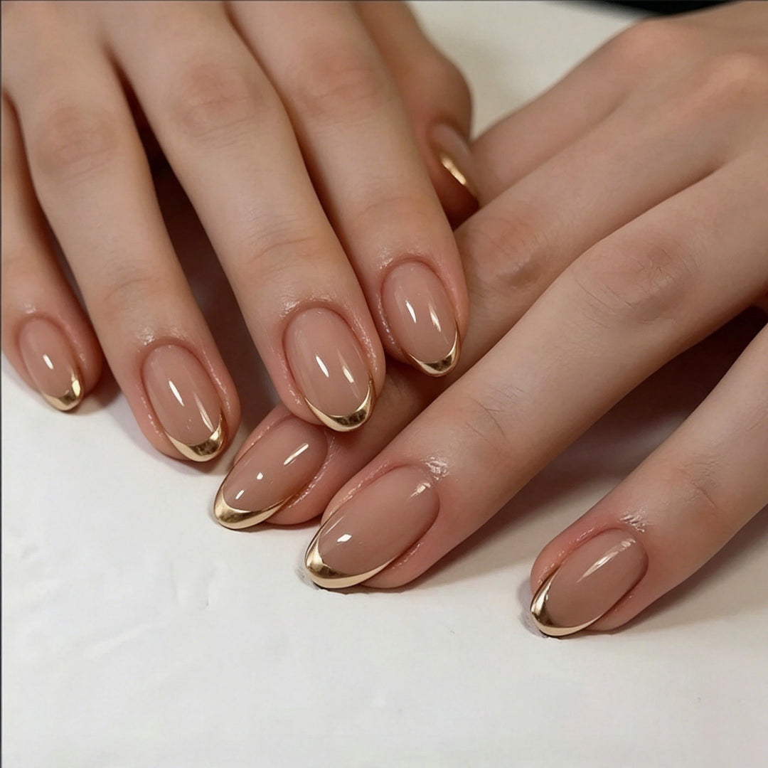 Elegante Metallic French Tip Nagelverzierung Karnz