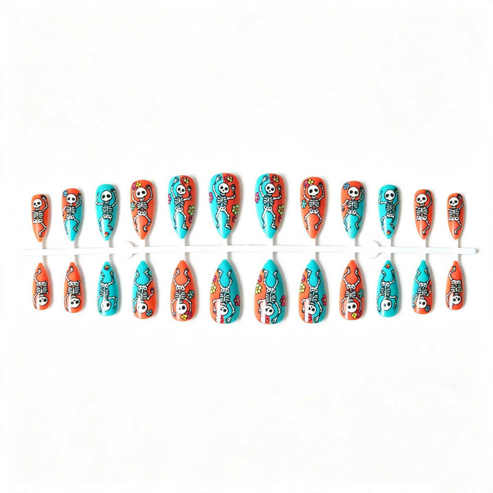 Halloween-inspiriertes Skelett-Nagelkunst-Set