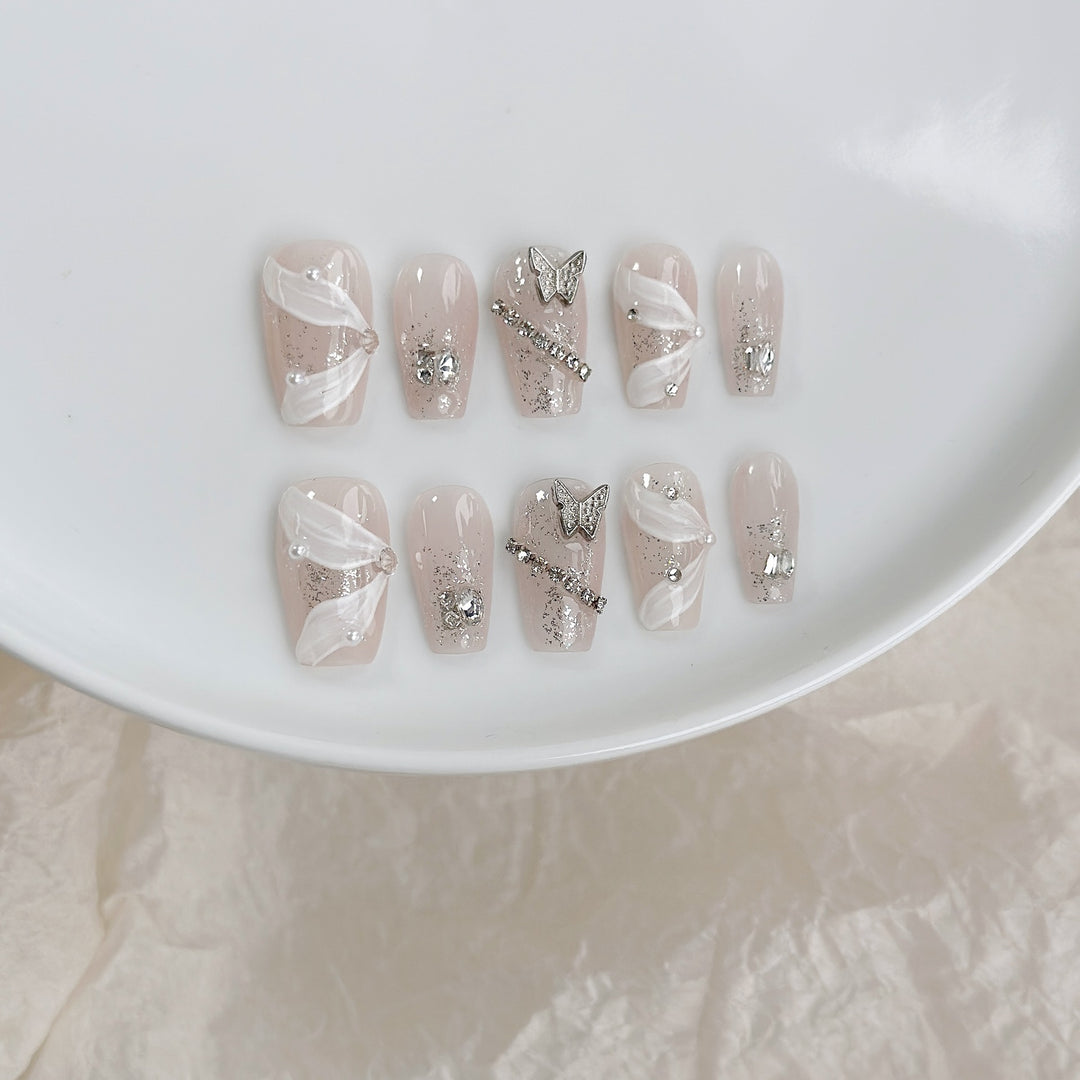Herz dekoriertes Press-On Nagelset
