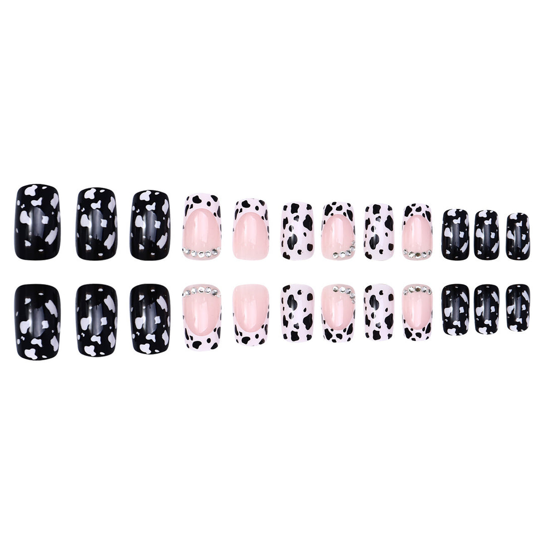 Dekoratives Acryl-Nageldesign Karnz 1789915886