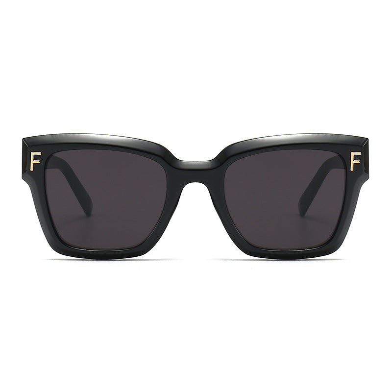 Damen modische quadratische Sonnenbrille mit goldenen Details Karnz