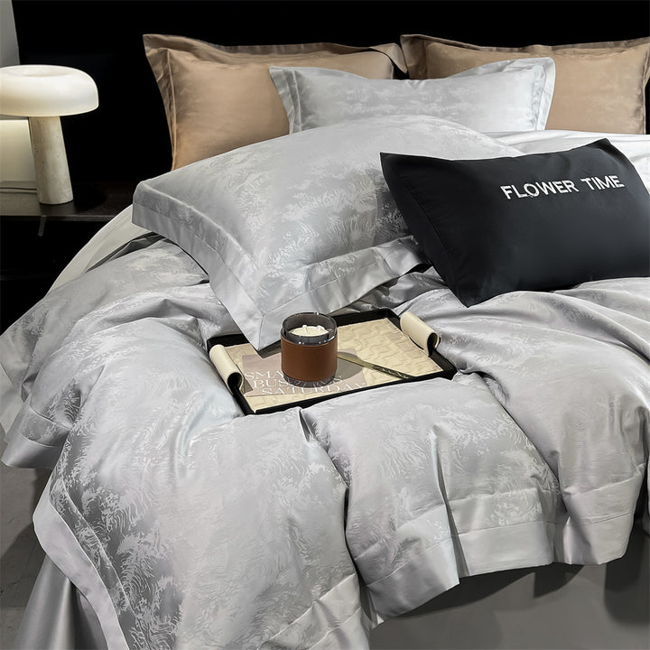 Luxuriöse Baumwollsatin-Bettwäschegarnitur mit Jacquard-Relief und Kontrastpaspel