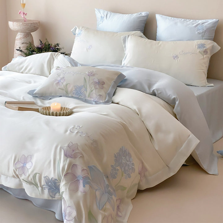 Botanisch besticktes Satin-Mischbettwäsche-Set mit Kissenbezügen