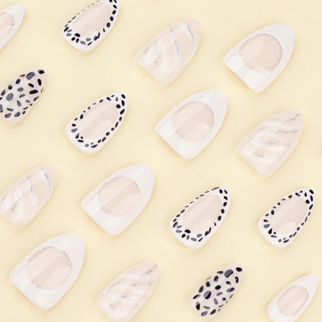 Trendige Nailart im kreativen Stiletto-Design Karnz