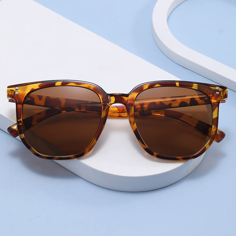 Damen trendige quadratische Sonnenbrille mit robustem Kunststoffrahmen Karnz