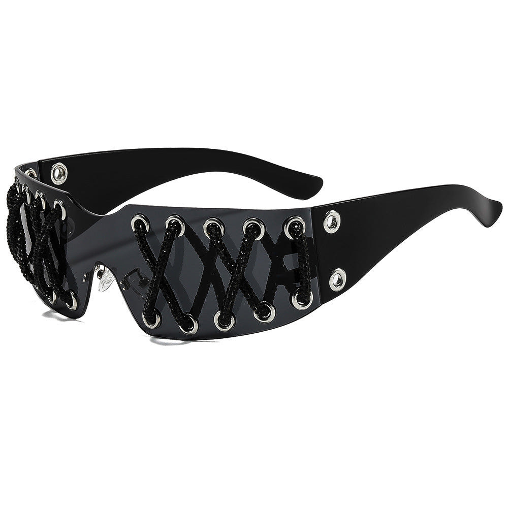 Damen futuristische Design-Sonnenbrille mit einzigartigem Dekor Karnz