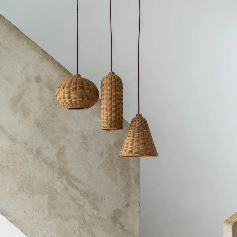 Handgefertigte Pendelleuchte aus geflochtenem Rattan Karnz