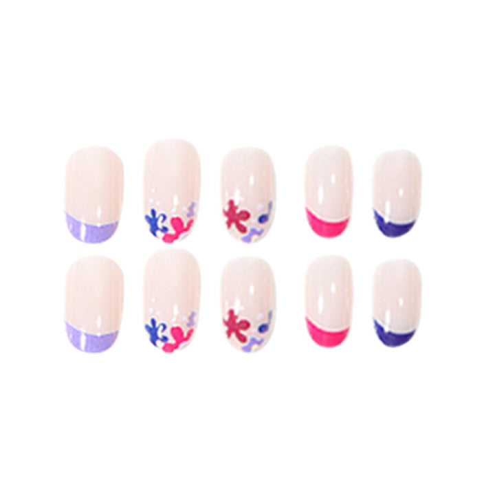 Blumengemusterte Press-On Nagelset Karnz