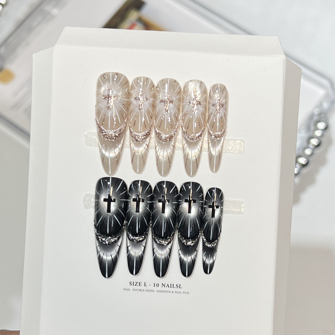 Chic Press-On Nagel Set mit elegantem Strassdesign Karnz