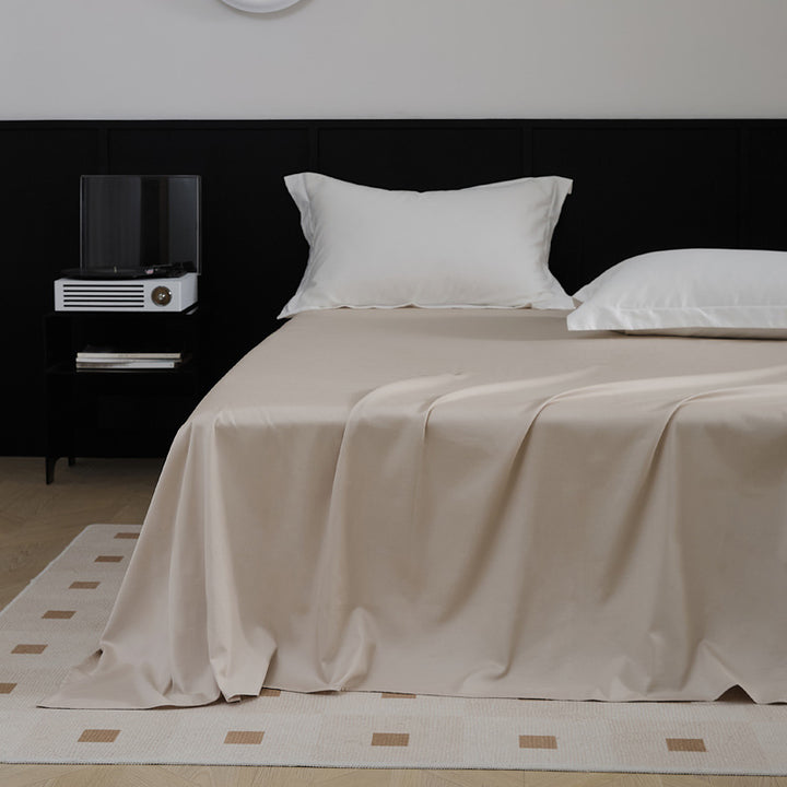 Glattes Bettlaken-Set aus Baumwollsatin mit edlem Fall