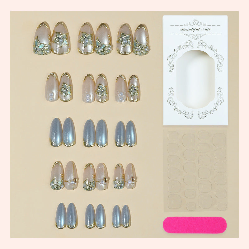 Elegante florale verzierte Press-On-Nagelset Karnz
