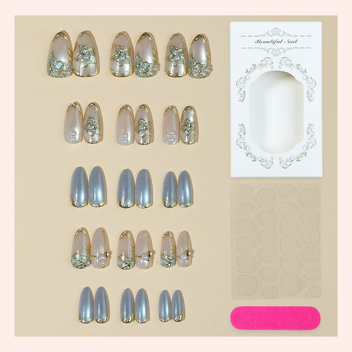 Elegante florale verzierte Press-On-Nagelset Karnz