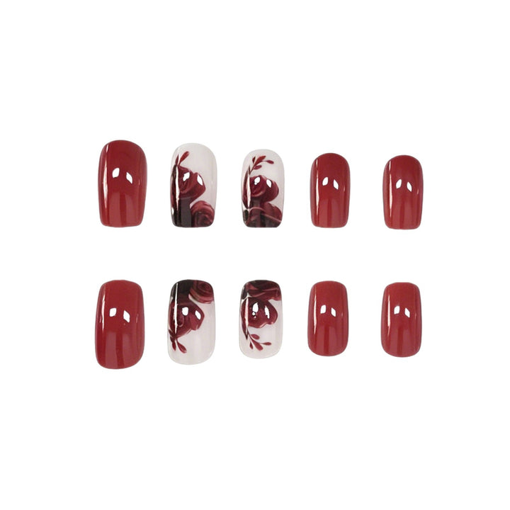 Detailliertes florales Nagelkunst-Set Karnz