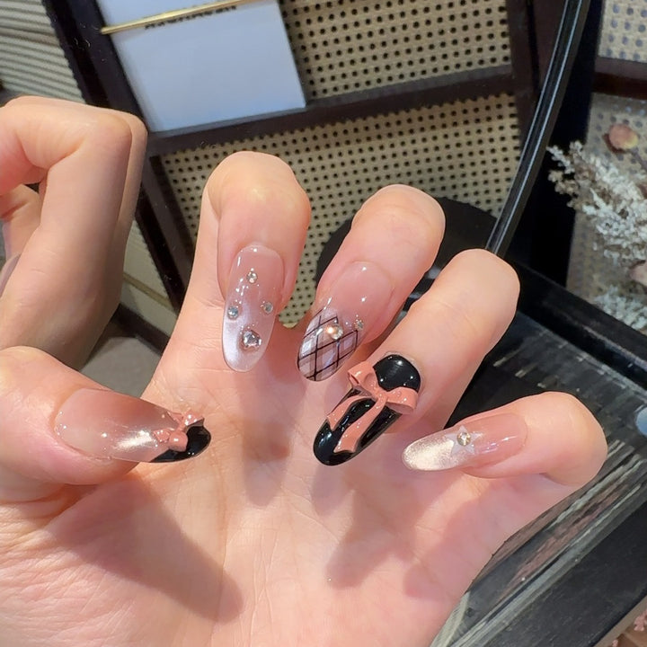 Dekorative Nagelkunst Karnz