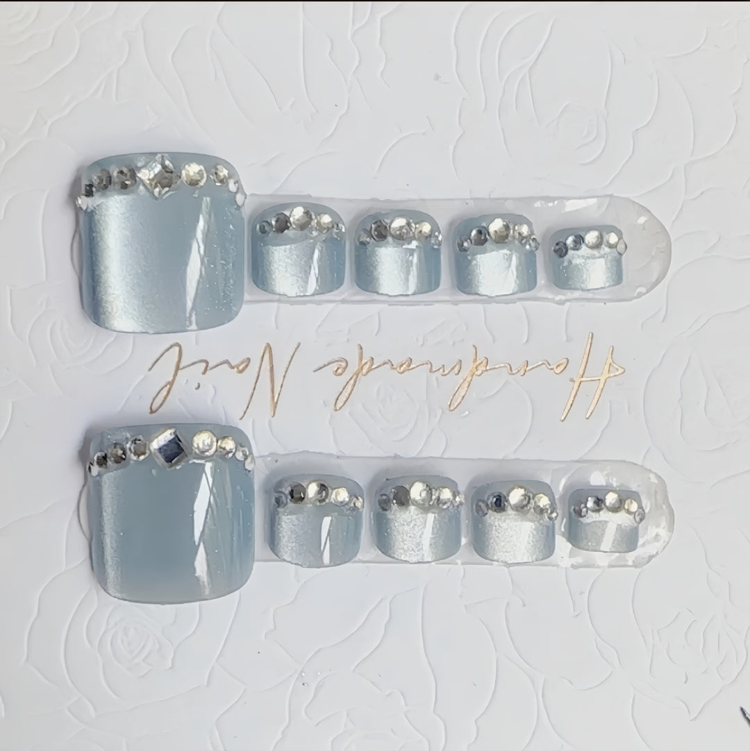 Elegante mit Strass verzierten Press-On Nails Karnz