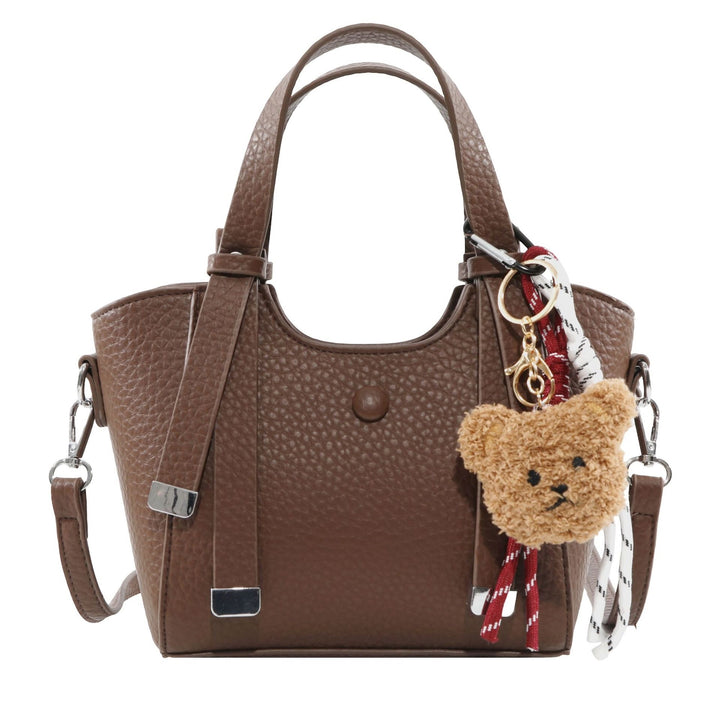 Texturierte Mini Tote-Handtasche mit charmantem Bären-Schlüsselanhänger