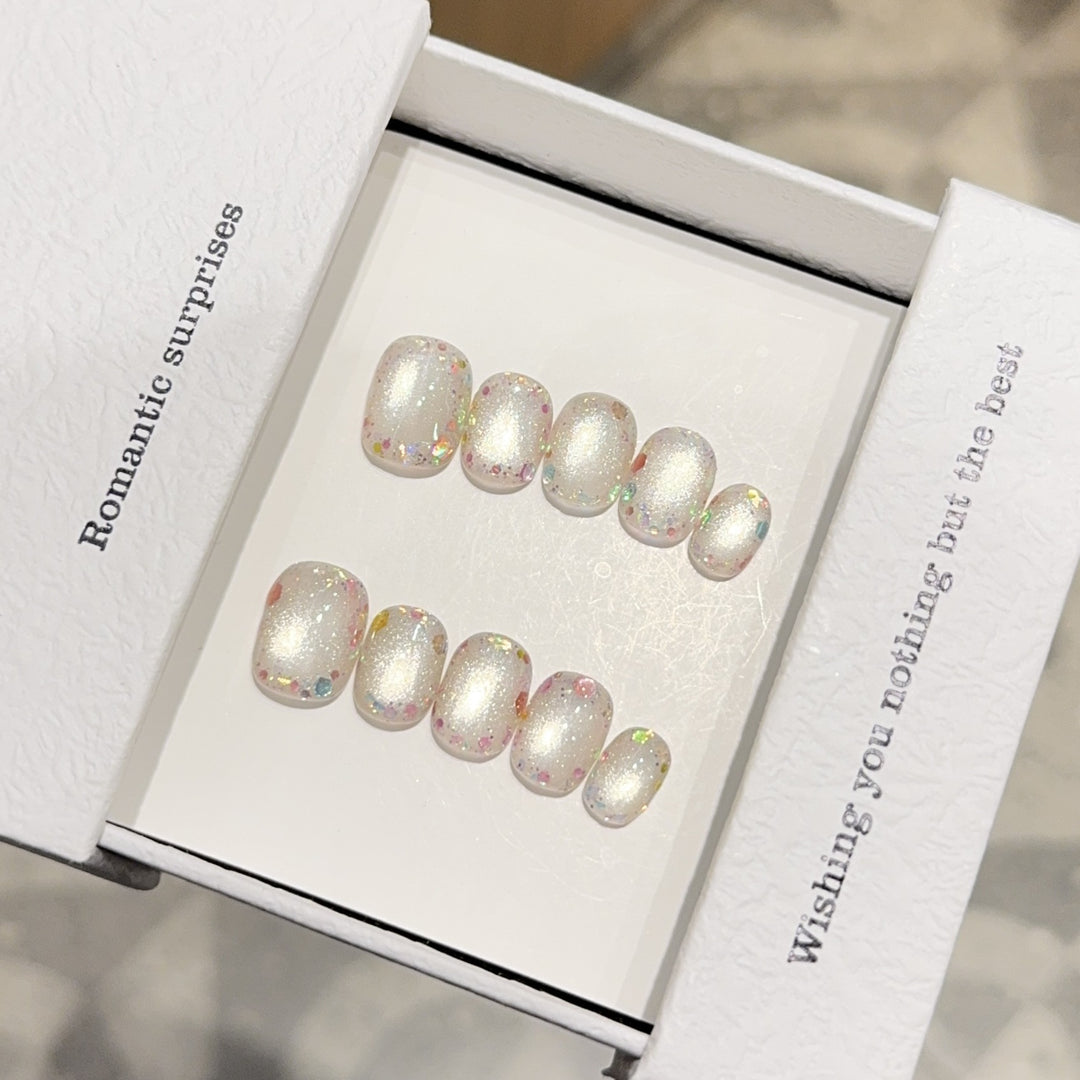 Kunstnagelset mit Romantischem Glitzereffekt Karnz