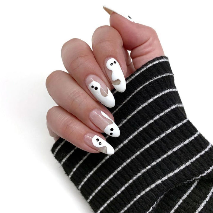 Kreative Halloween-Nagelkunst Karnz