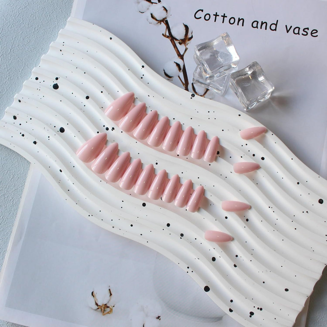 Kunstnagelset in eleganter Stiletto-Form Karnz